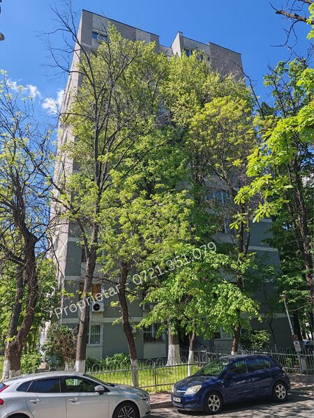 Titan, Camil Ressu, 200 m metrou Nicolae Grigorescu.